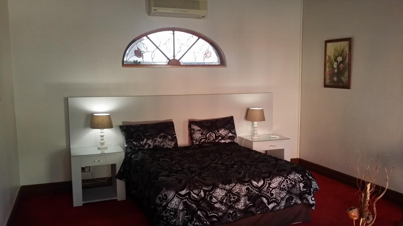 Beverly Hills Lodge Fourways ภายนอก รูปภาพ